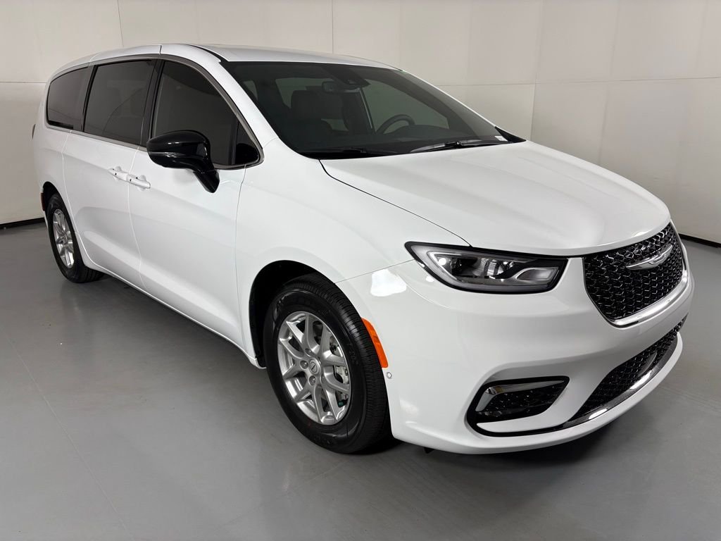 New 2026 Bright White Clear-Coat Exterior Paint Chrysler Select image 2