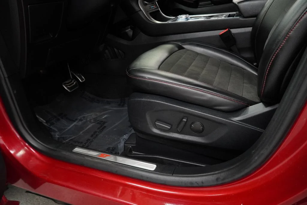 Used 2021 Rapid Red Ford SEL image 24