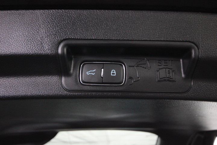 Used 2022 Black Ford XLT image 7