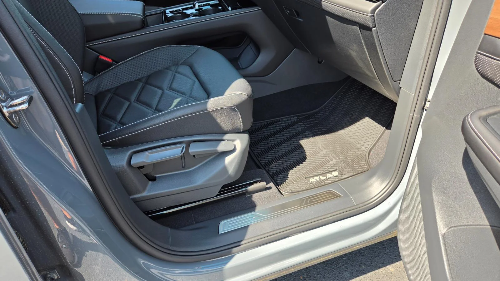 New 2026 Pure Gray Volkswagen 2.0T SE w/Technology image 52