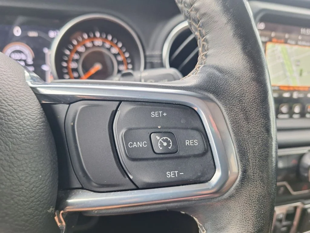 Used 2020 Green Jeep Unlimited Sahara image 14