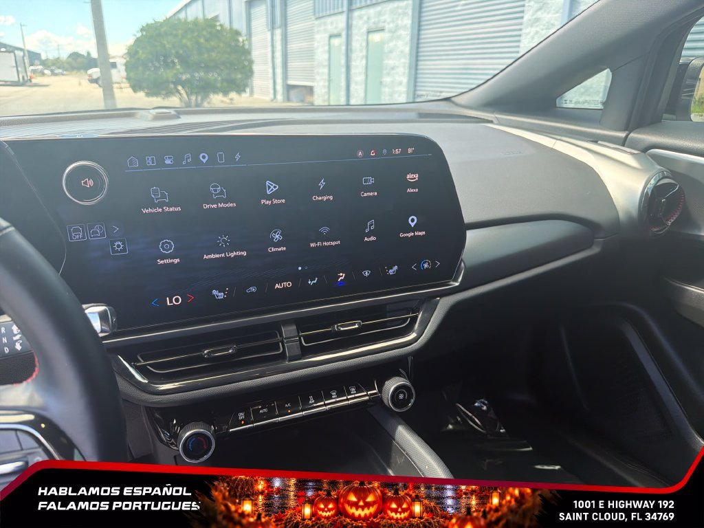 Used 2024 Summit White Chevrolet 2RS image 18