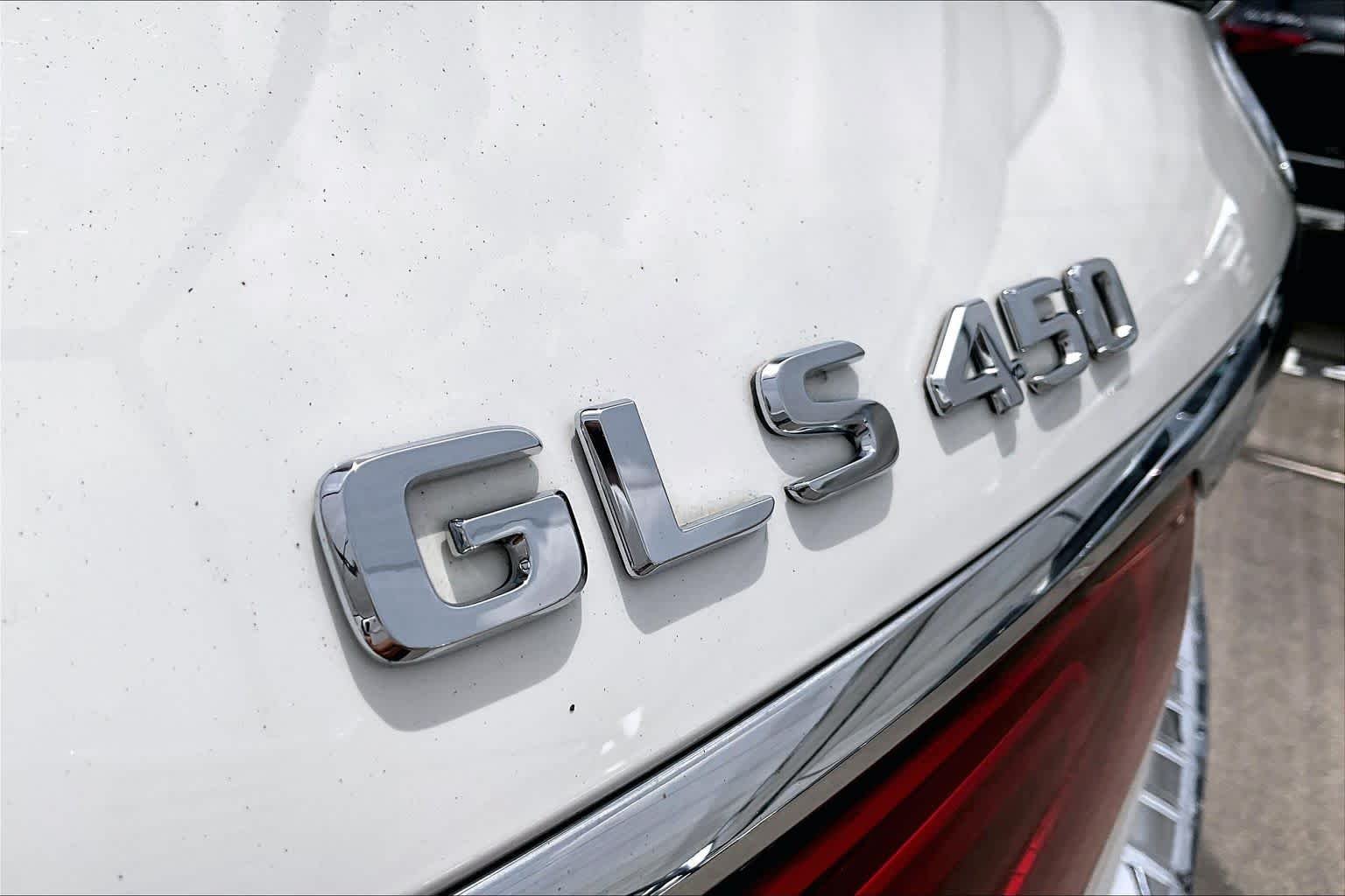 Used 2022 Polar White Mercedes-Benz GLS 450 image 31