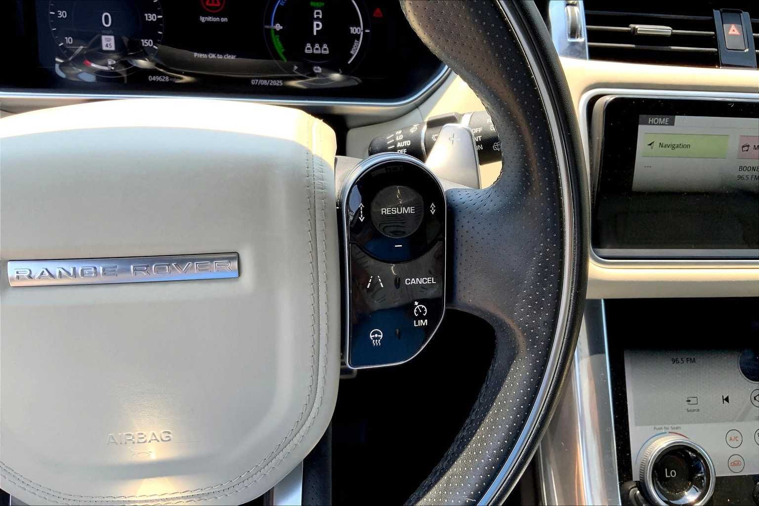 Used 2021 Fuji White Land Rover HSE Silver Edition image 45