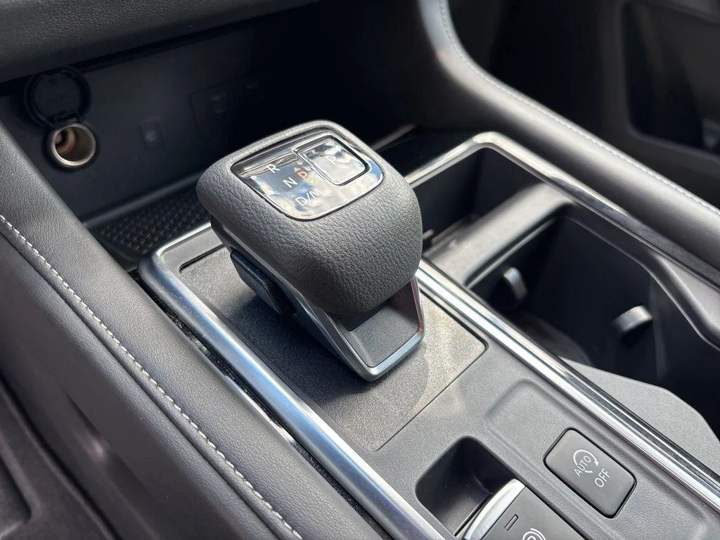 Used 2024 Super Black Nissan SL image 39