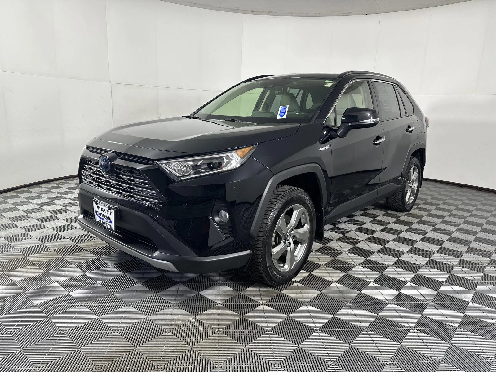 Used 2019 Midnight Black Metallic Toyota Limited image 15