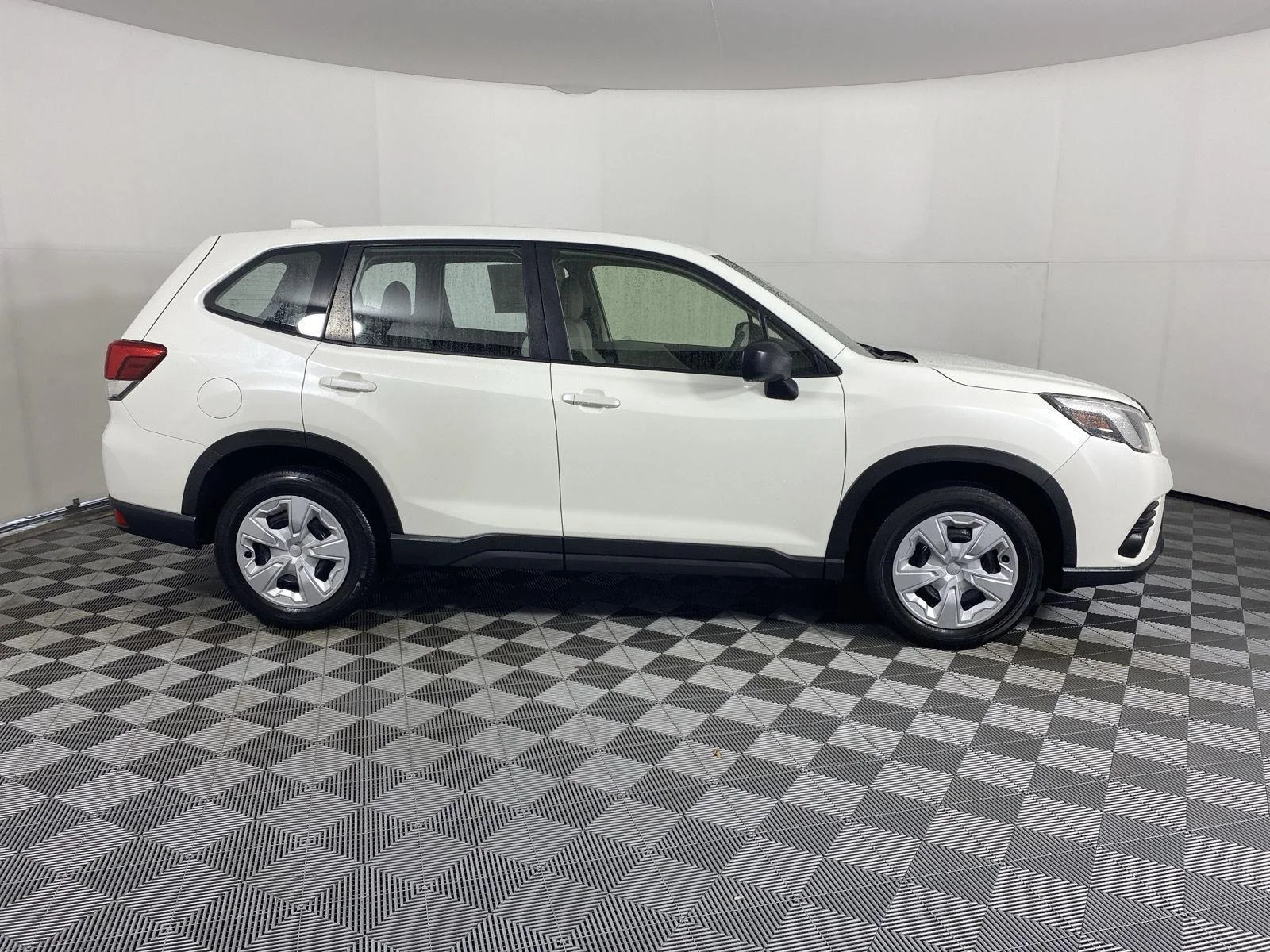 Used 2023 Crystal White Pearl Subaru Base image 9