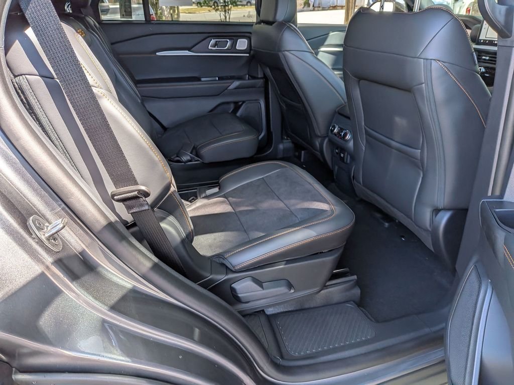 New 2026 Carbonized Gray Metallic Ford Tremor® image 31