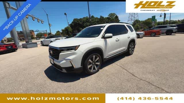 Used 2025 White Honda Touring image 4
