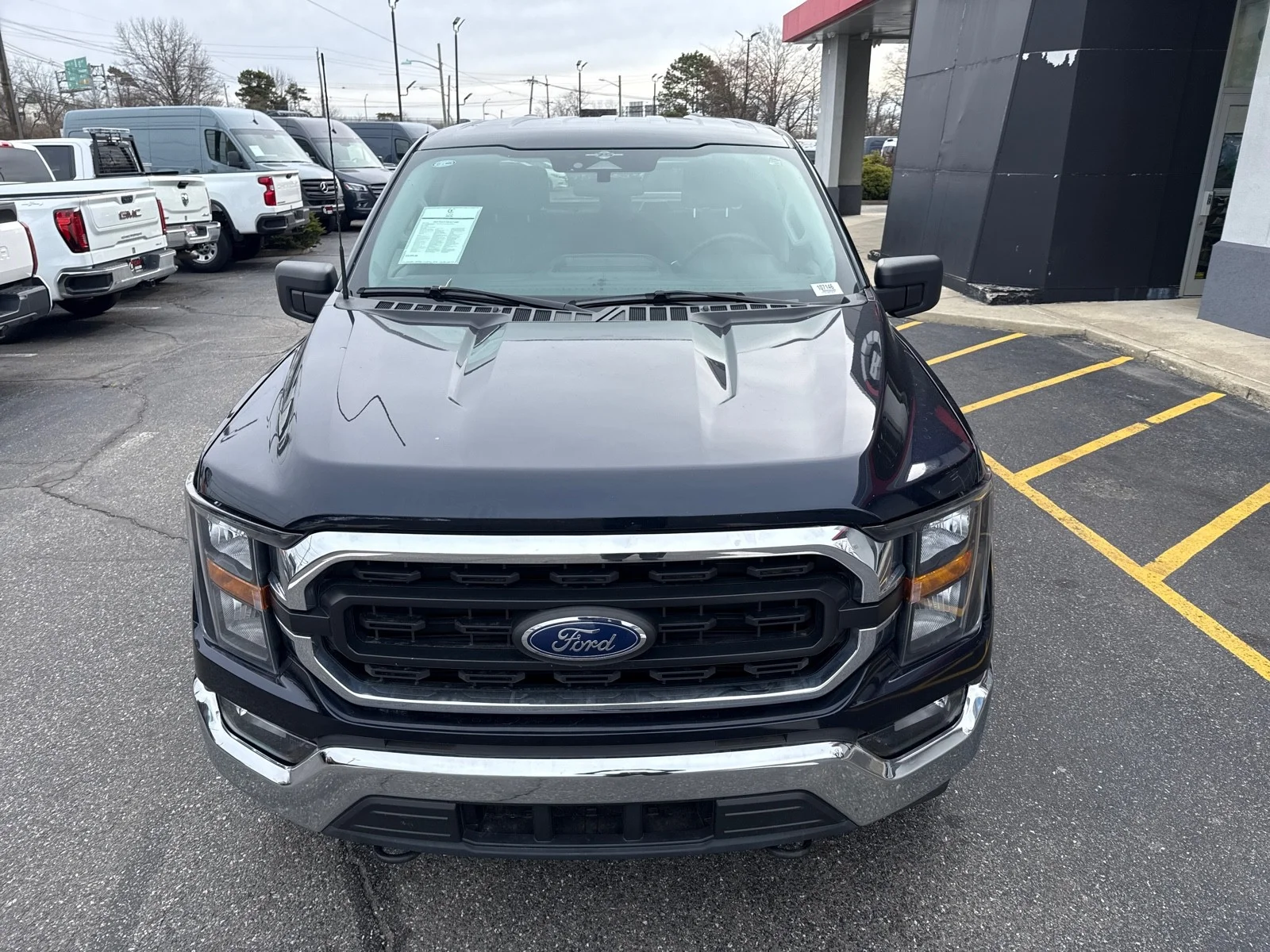 Used 2023 Antimatter Blue Metallic Ford XLT 4WD image 2