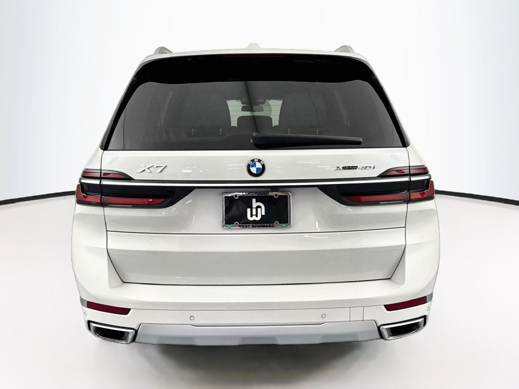 Used 2024 White BMW xDrive40i image 6
