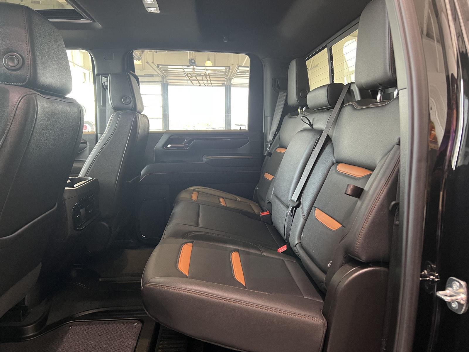 Used 2025 Onyx Black GMC AT4 image 19