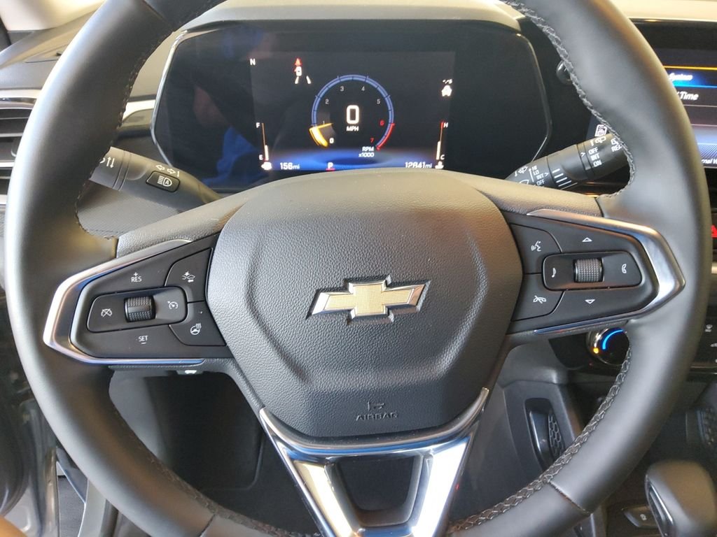 Used 2025 Gray Chevrolet LT image 9