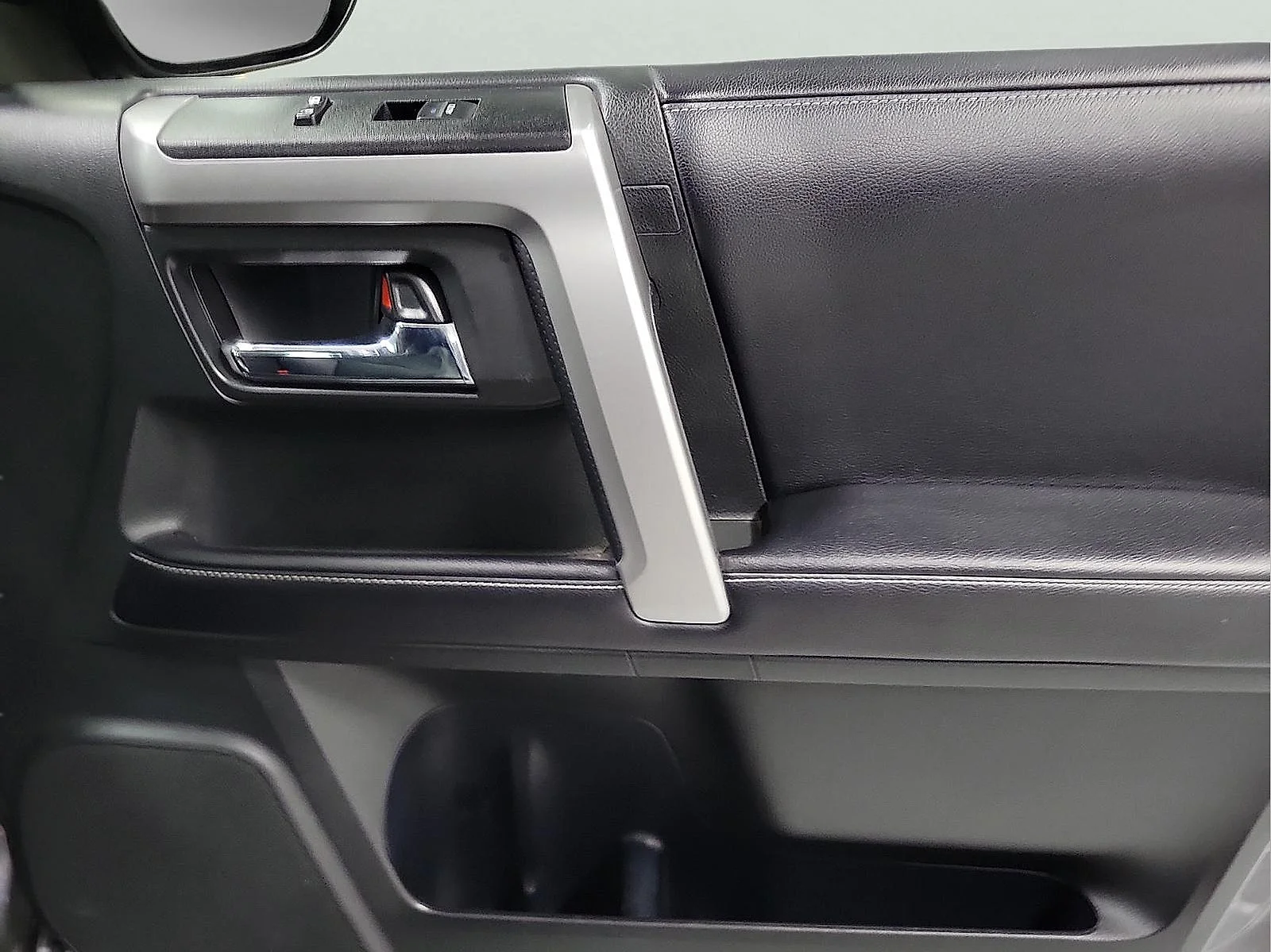 Certified Used 2018 Gray Toyota Limited image 15