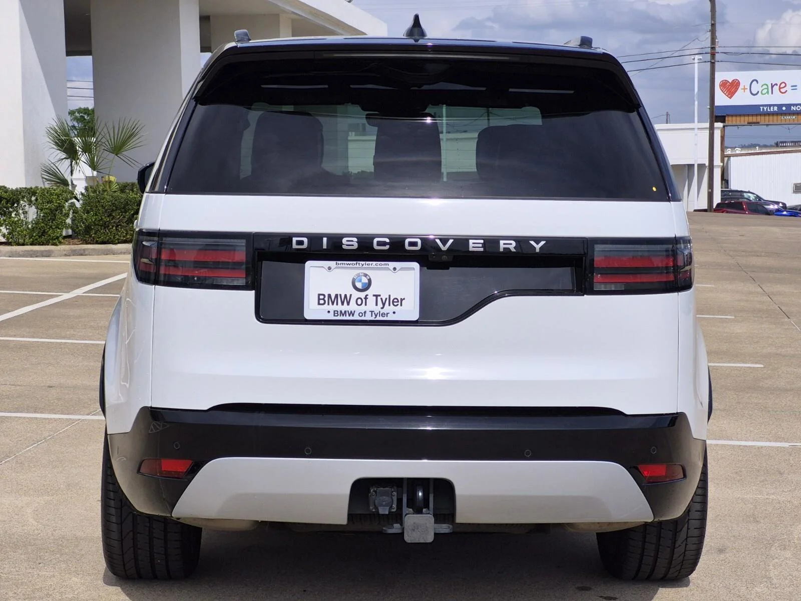 Used 2024 Fuji White Land Rover Metropolitan Edition image 5