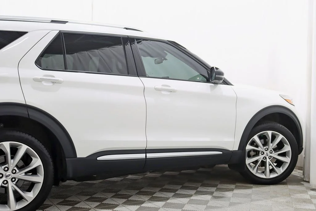 Used 2022 White Ford Platinum image 10