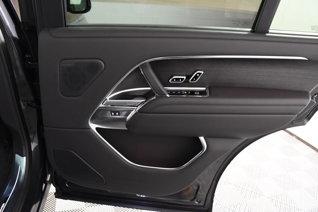 New 2026 Carpathian Gry Land Rover SE image 20