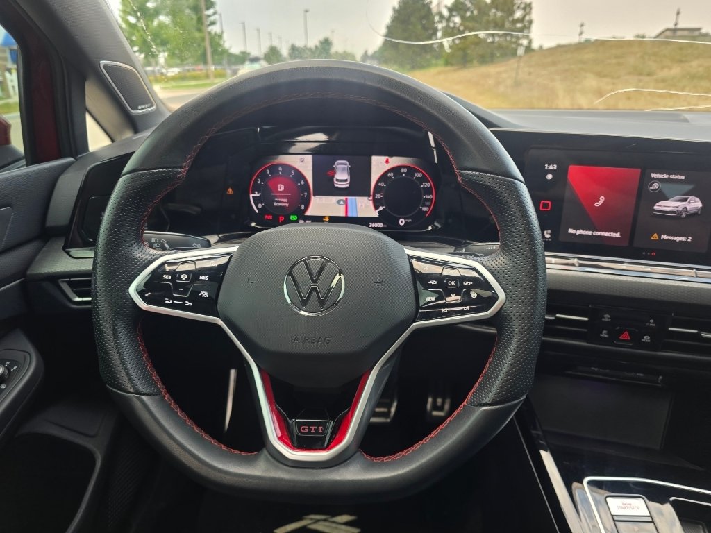 Used 2024 Kings Red Metallic Volkswagen SE image 28