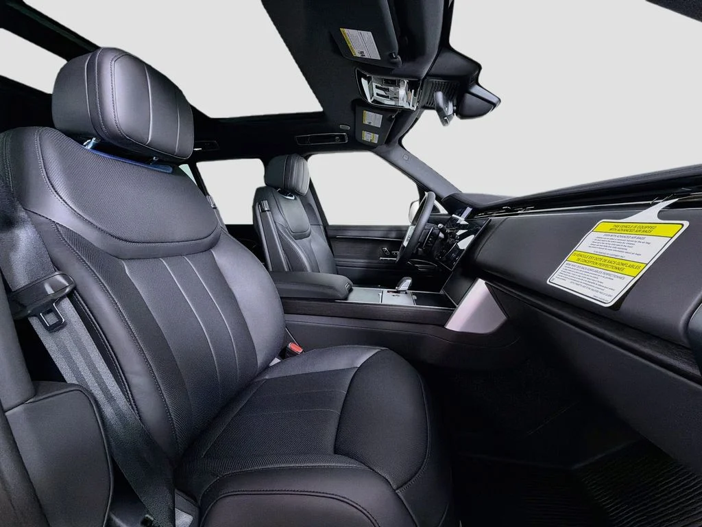 New 2026 Fuji White Land Rover SE image 30