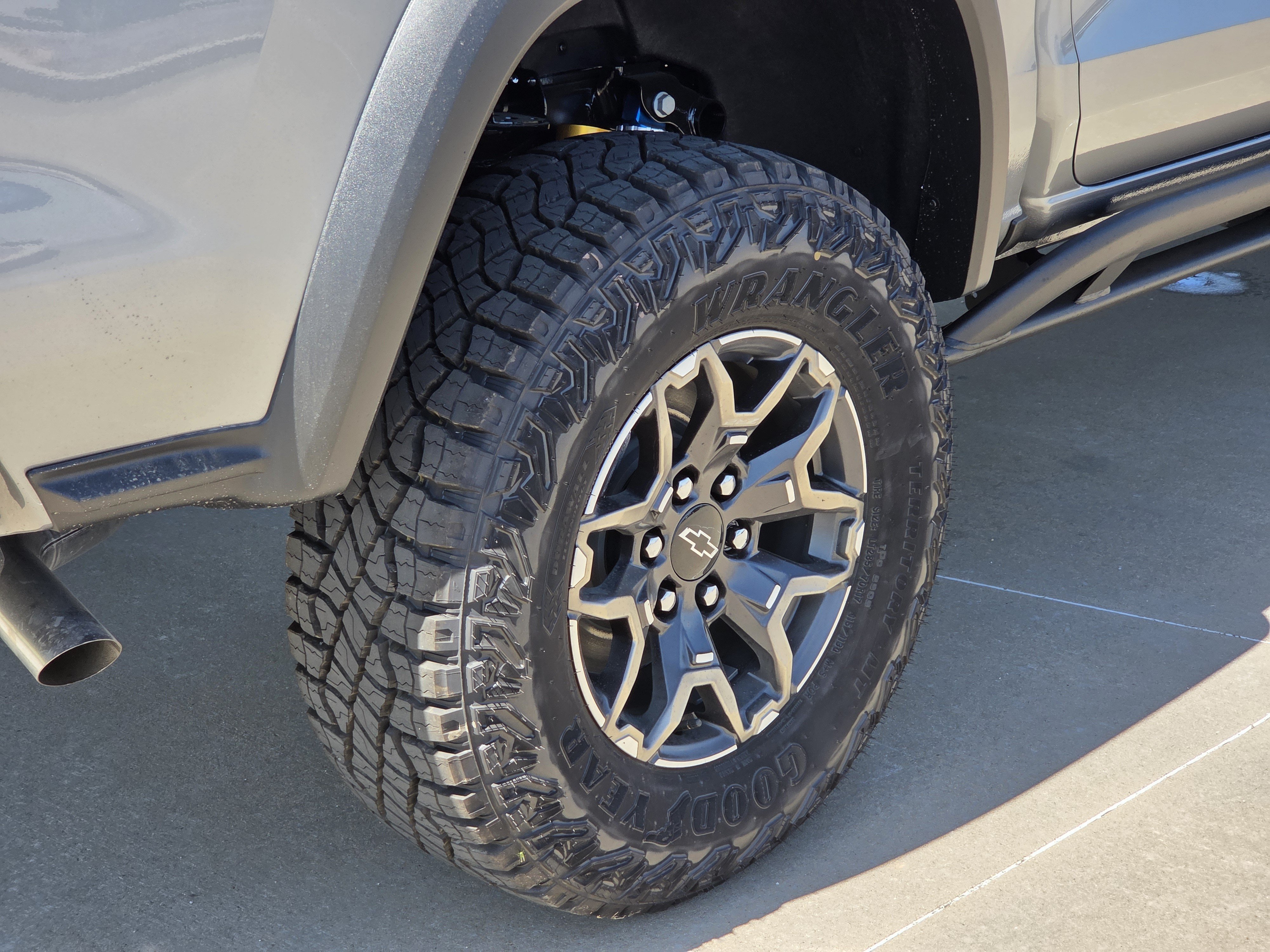 2026 Chevrolet Colorado ZR2 - Photo 5