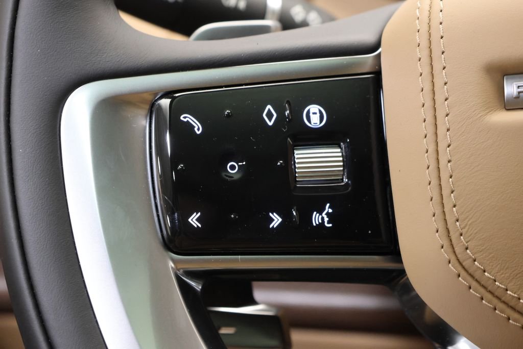 New 2026 Belgravia Green Land Rover SE image 18
