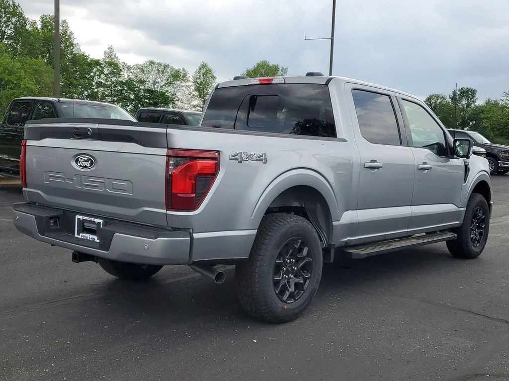 New 2026 Iconic Silver Metallic Ford XLT image 4