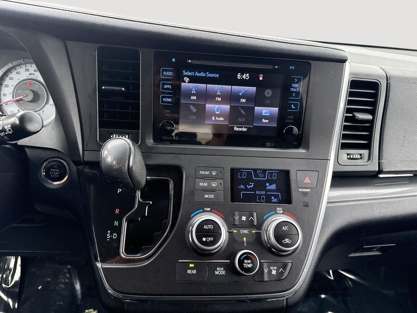 Used 2015 Super White Toyota SE Premium image 23