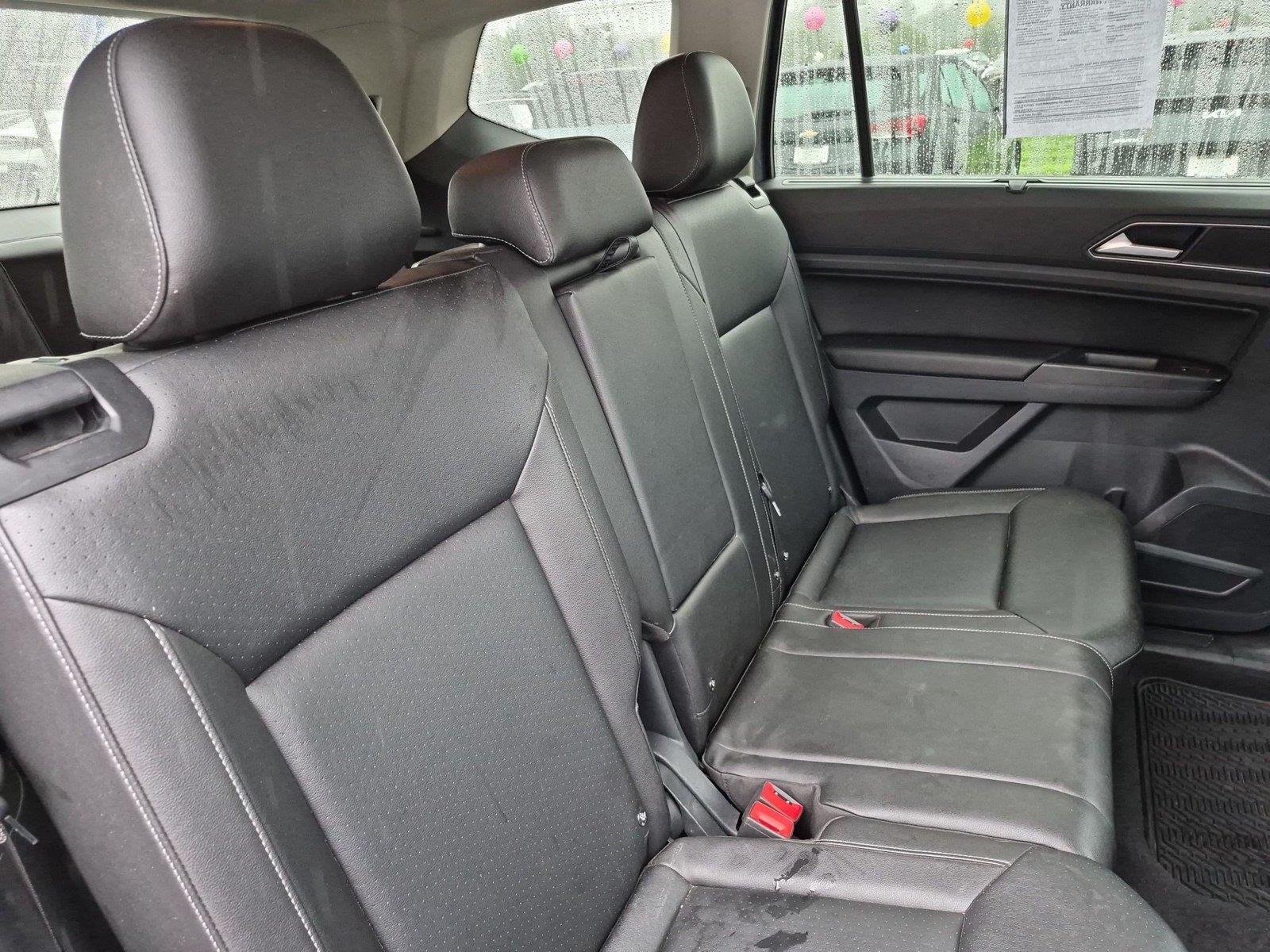 Used 2018 Platinum Gray Metallic Volkswagen 3.6L V6 SE w/Technology image 36