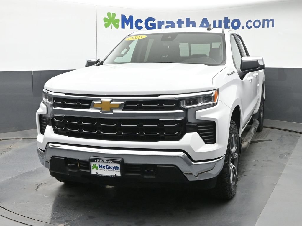 Used 2025 White Chevrolet LT image 21