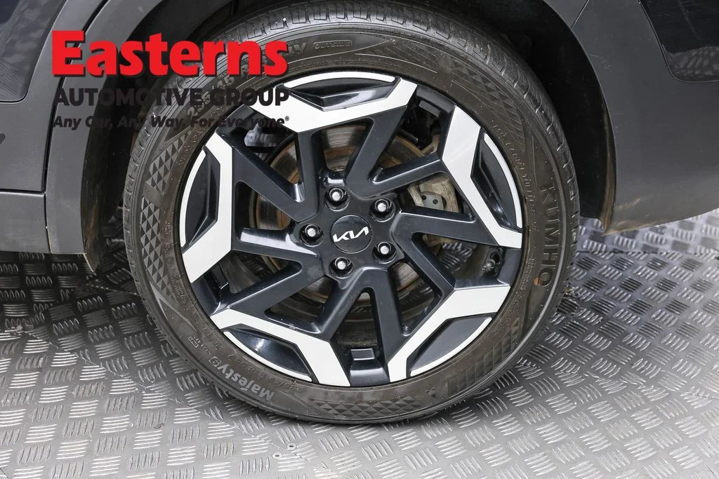 Used 2024 Black Kia SX image 8