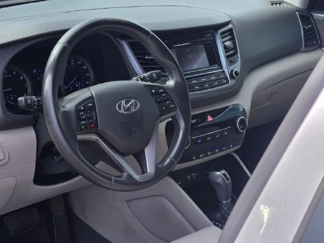 Used 2016 Silver Hyundai Sport image 21