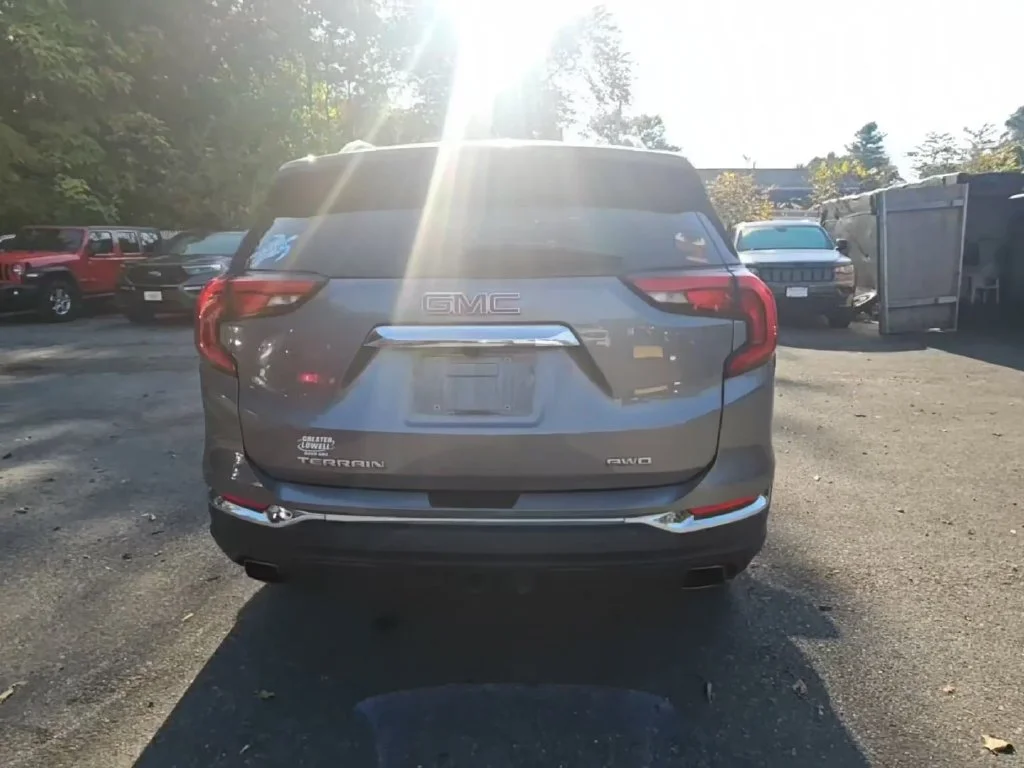 Used 2020 Gray GMC SLT image 11