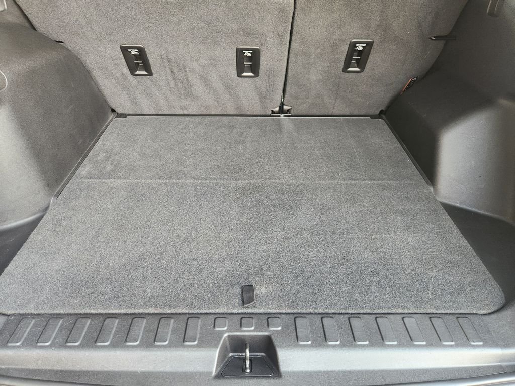 Used 2018 Silver Ice Metallic Chevrolet LT image 35