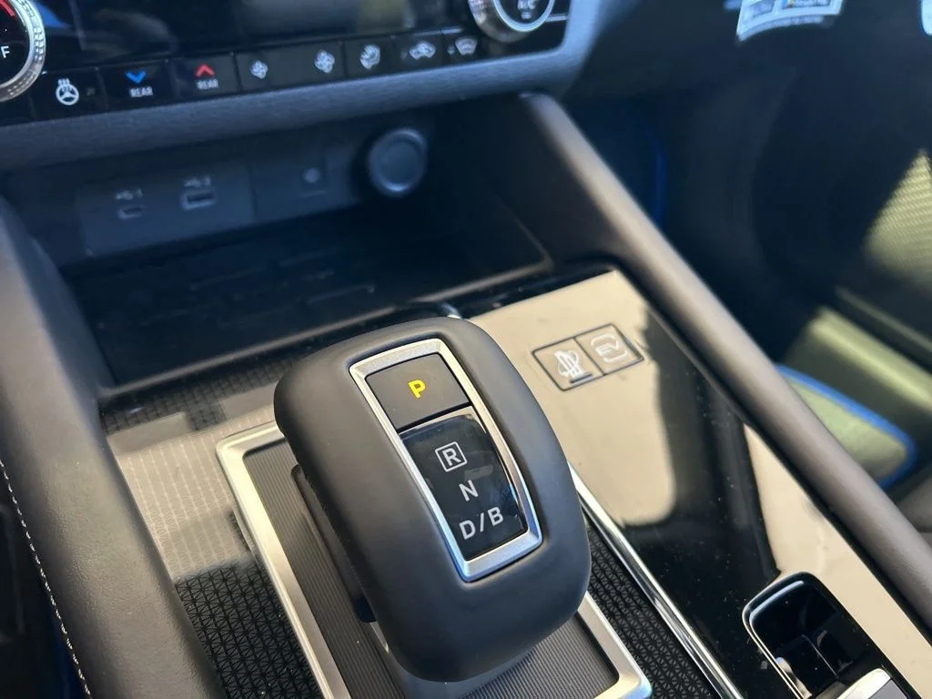 2025 Mitsubishi Outlander Plug-in Hybrid SEL Black Edition - Photo 8