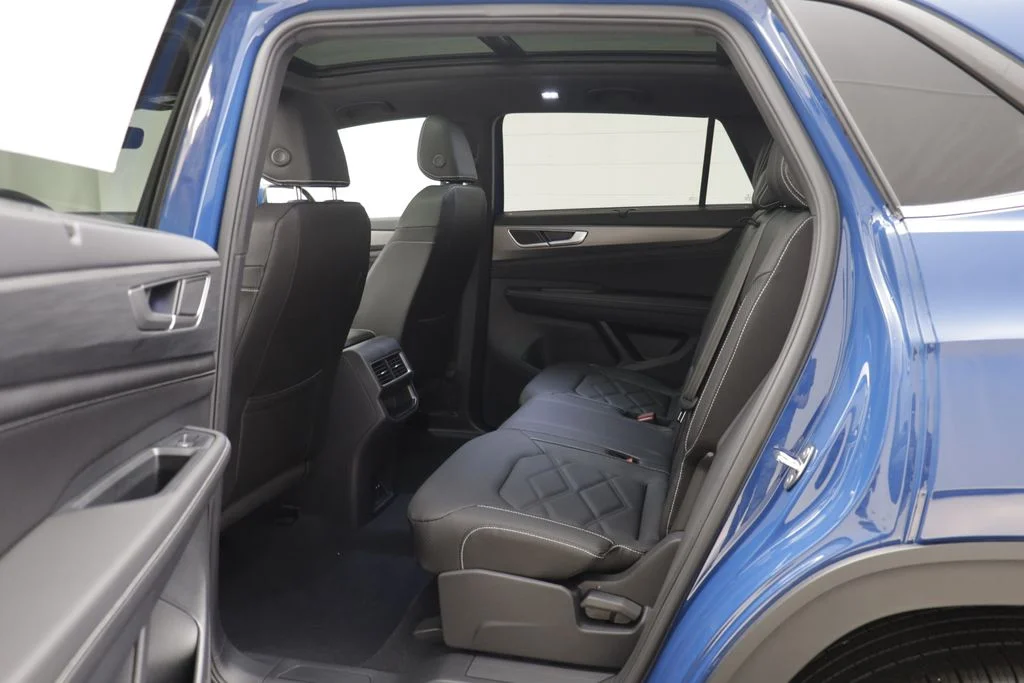 New 2026 Blue Volkswagen 2.0T SE w/Technology image 13