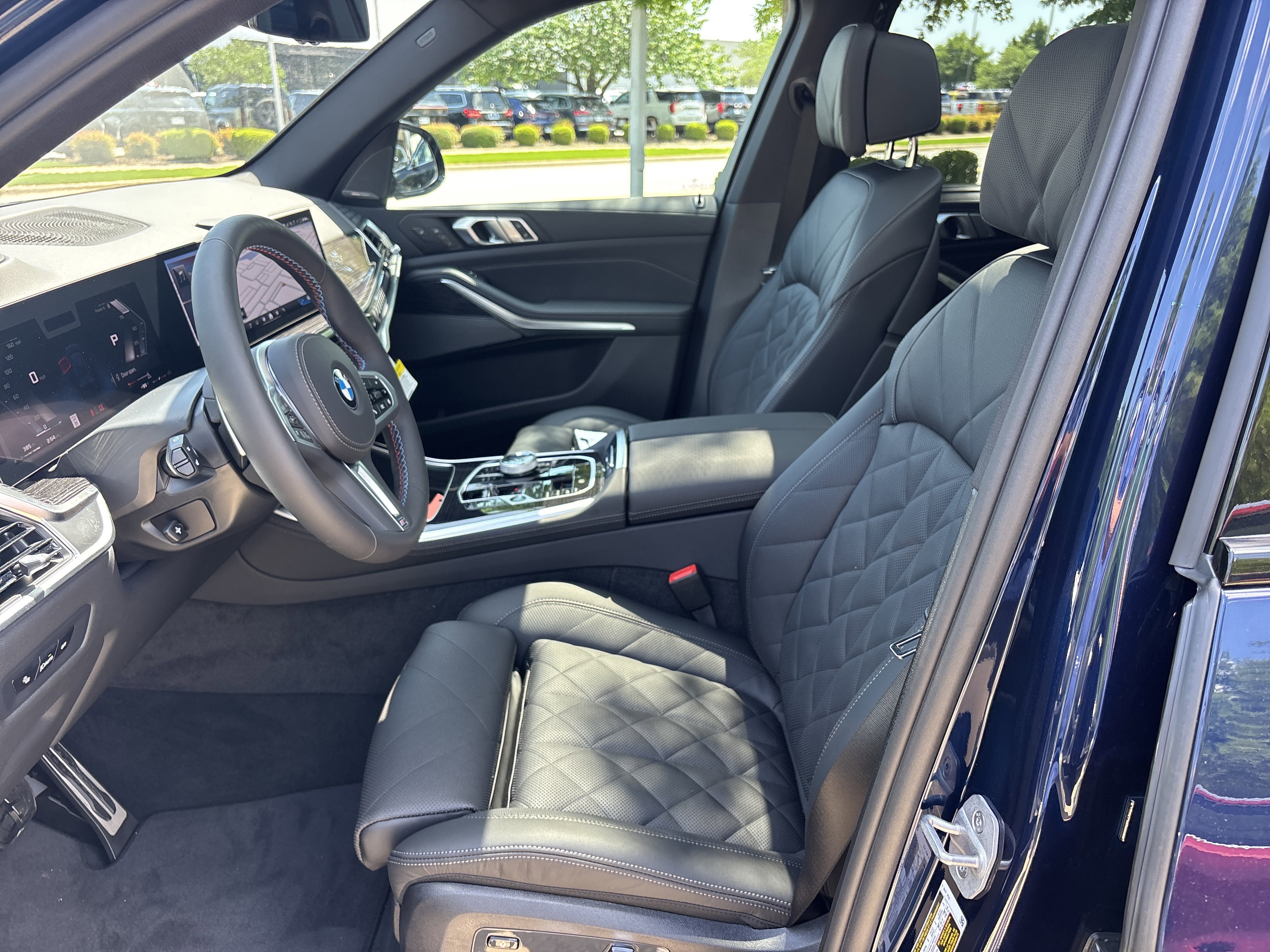 New 2026 0C3Z Tanzanite Blue II Metallic BMW M60i image 16