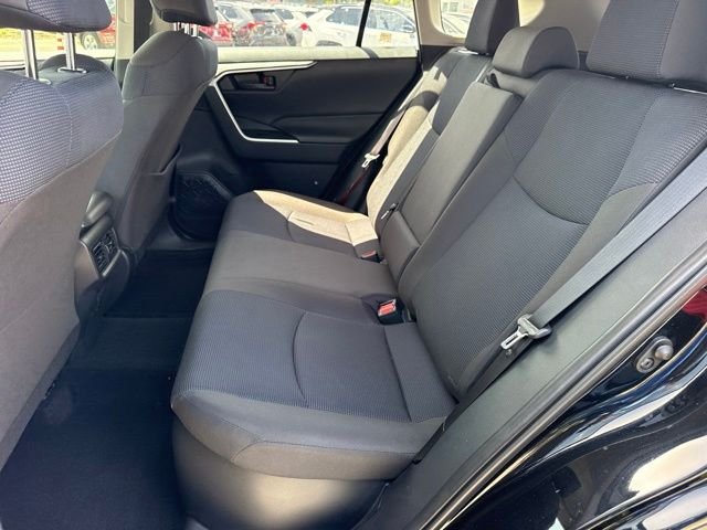 2025 Toyota RAV4 LE - Photo 18