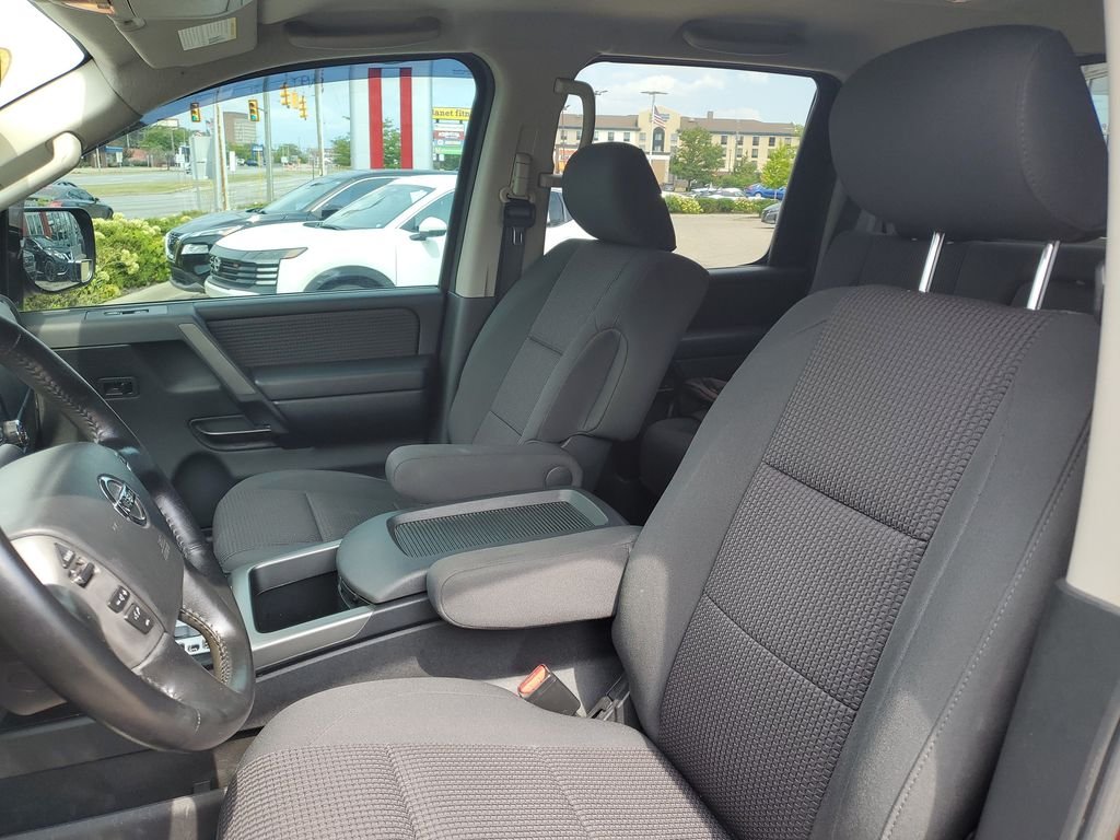 Used 2013 Cayenne Red Metallic Nissan SV image 7
