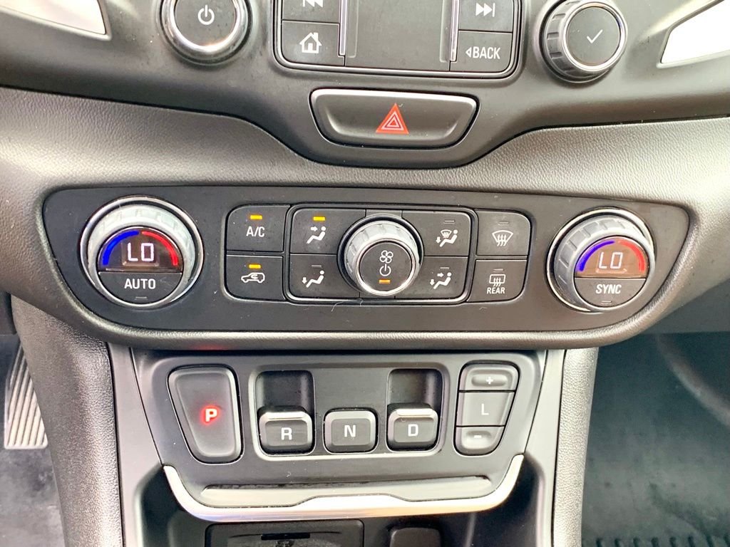 Used 2020 Black GMC SLT image 37