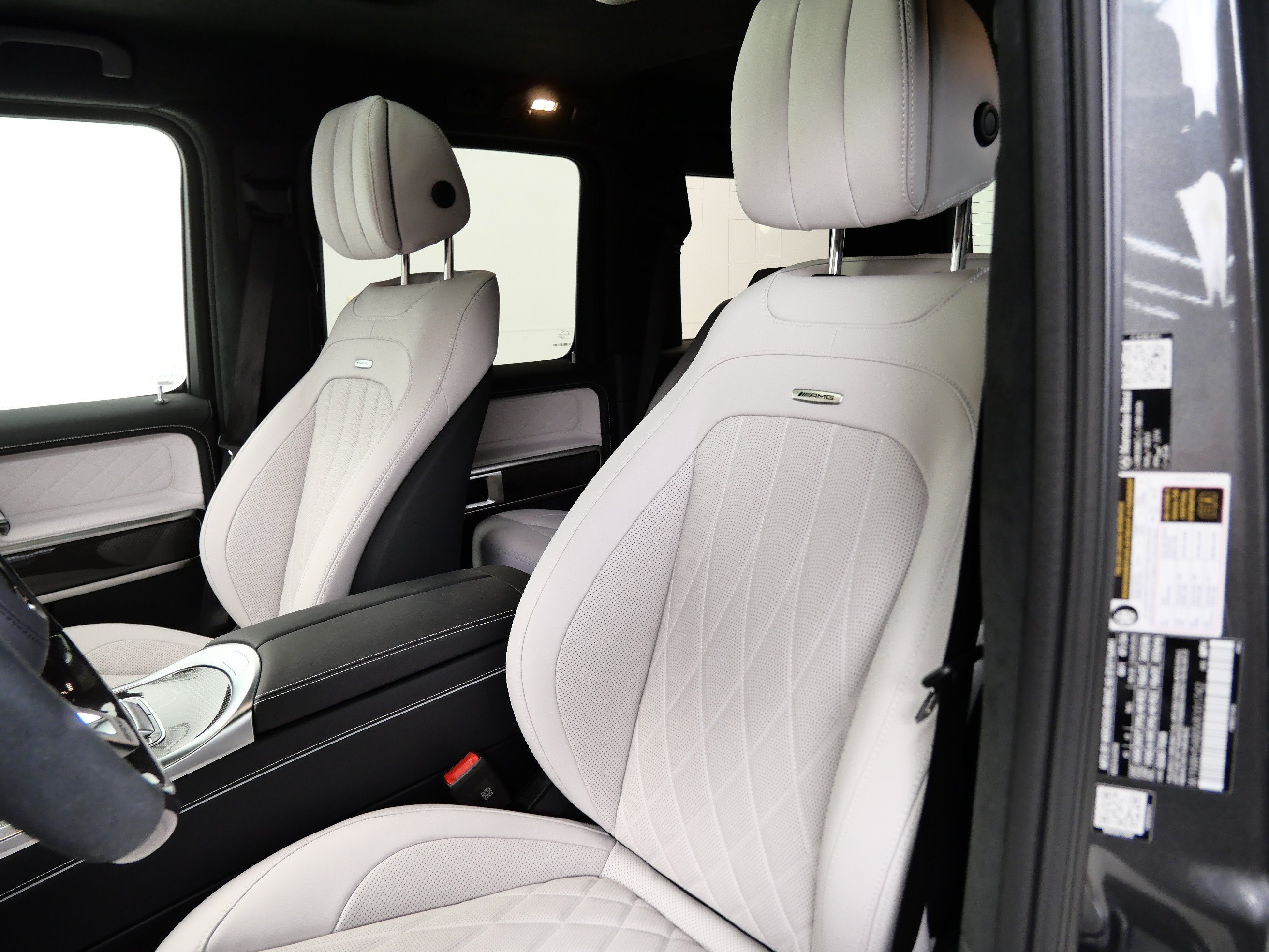 New 2027 MANUFAKTUR Graphite Metallic Mercedes-Benz AMG® G 63 SUV image 10