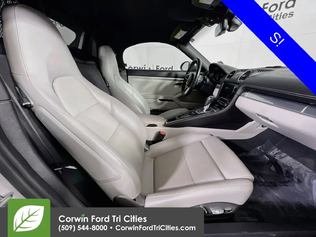 Used 2019  Porsche  image 15