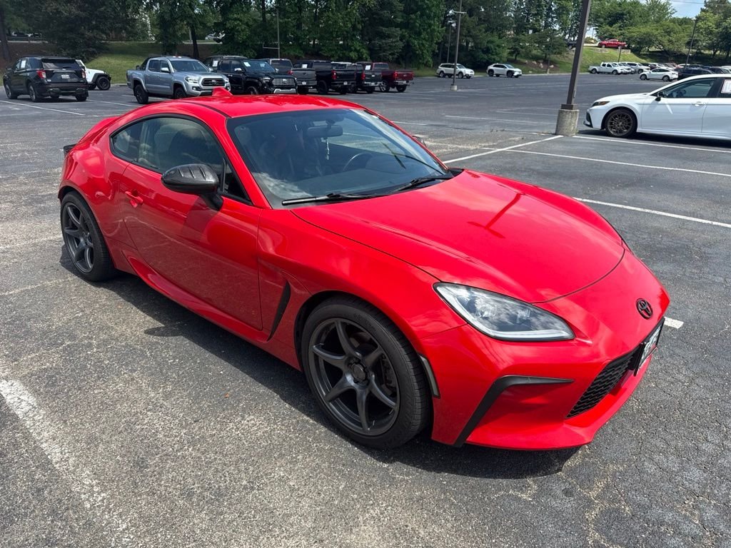 Used 2023  Toyota Premium image 1