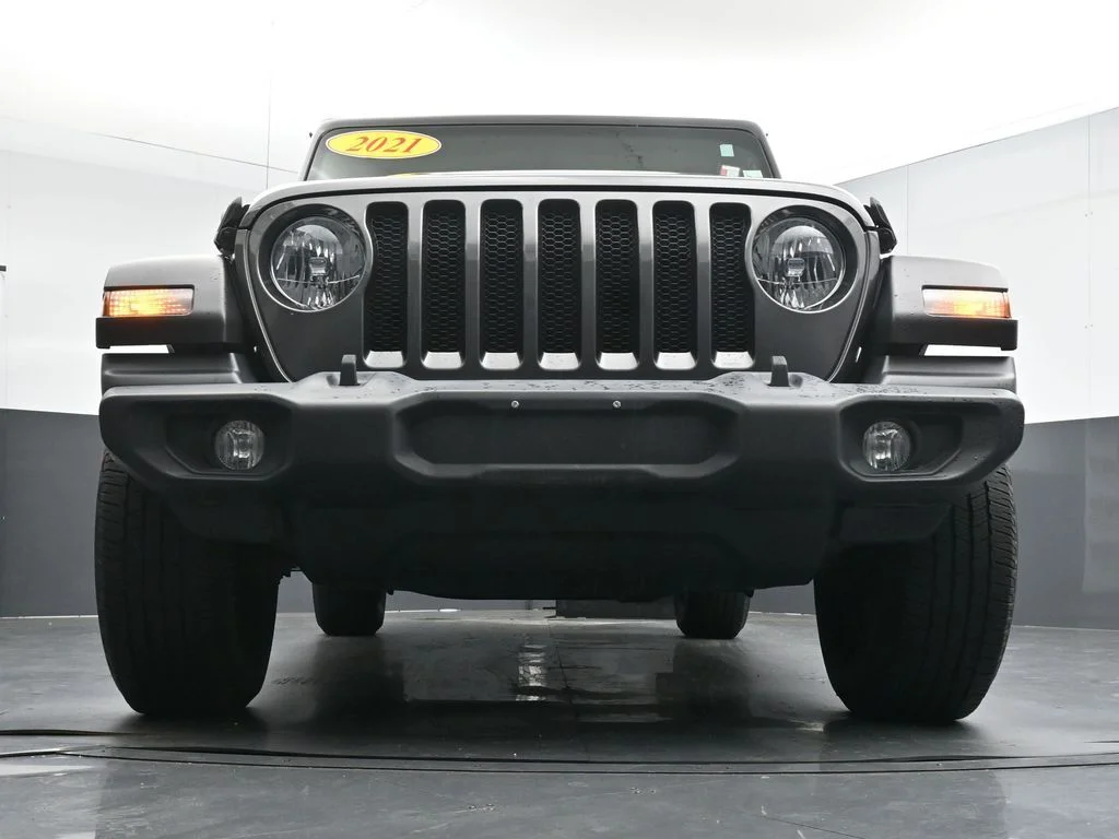 Used 2021 Gray Jeep Unlimited Sport image 30