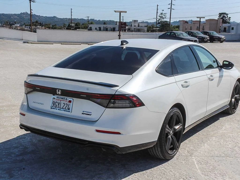 Certified Used 2023 Platinum White Pearl Honda Sport-L image 6