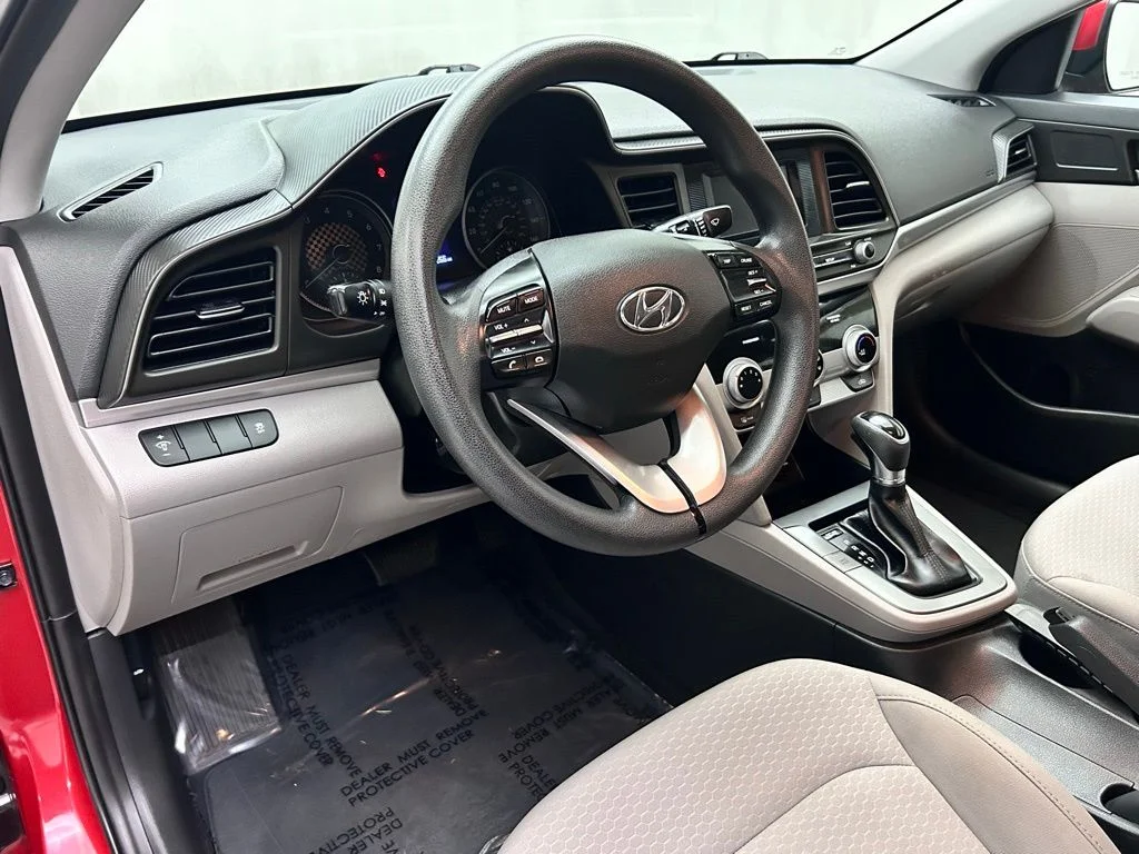 Used 2019 Red Hyundai SE image 11