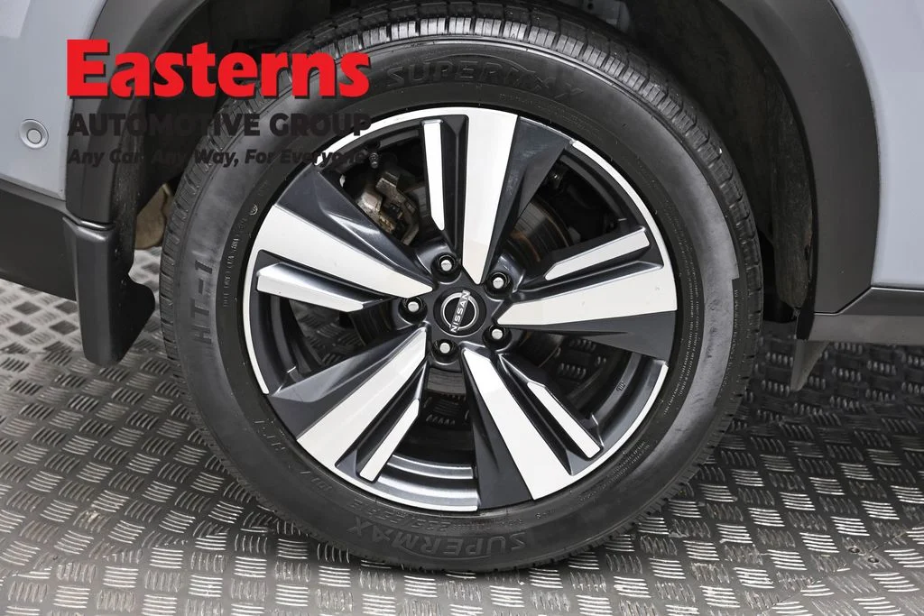Used 2023 Gray Nissan SL image 32