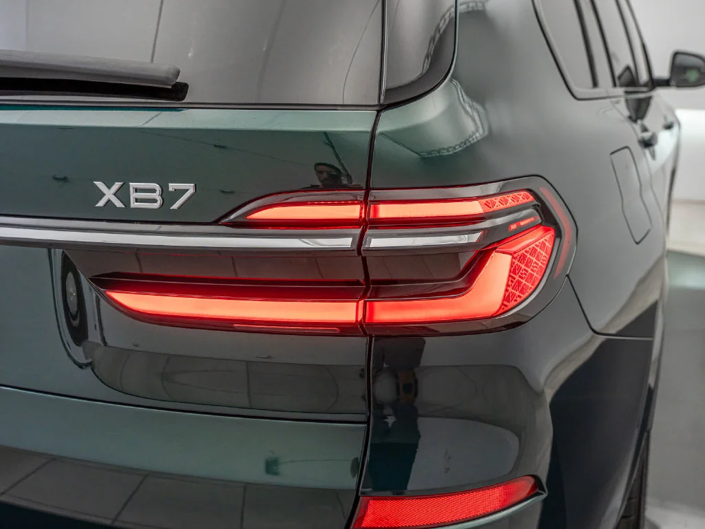 Used 2026 Alpina Green Metallic BMW ALPINA XB7 image 9