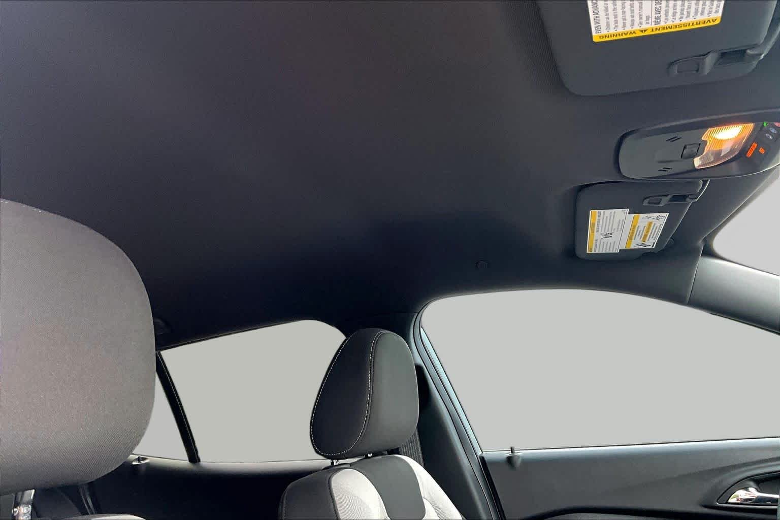2025 Chevrolet Trax RS - Photo 13