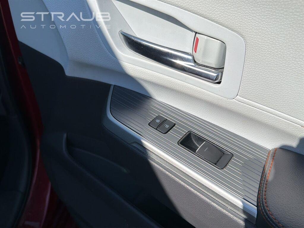 Used 2022 Ruby Flare Pearl TOYOTA  image 9
