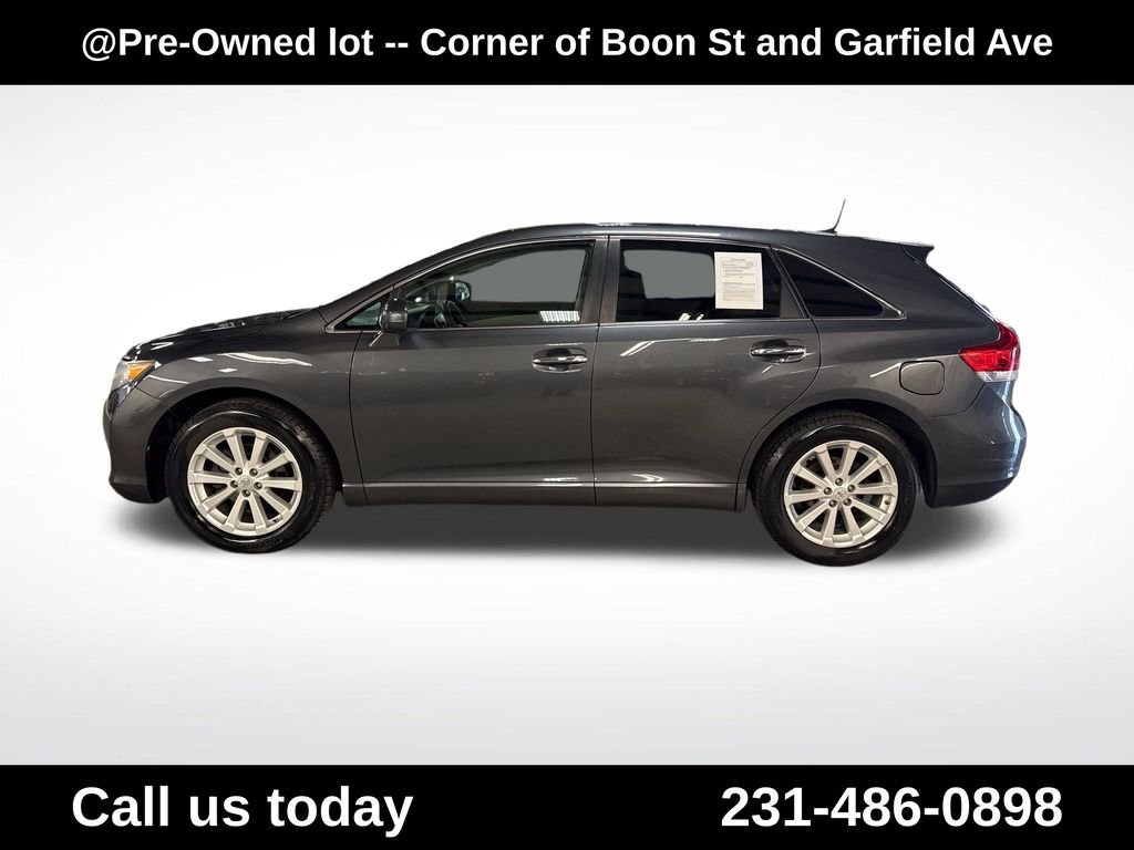 Used 2010  Toyota Base image 2